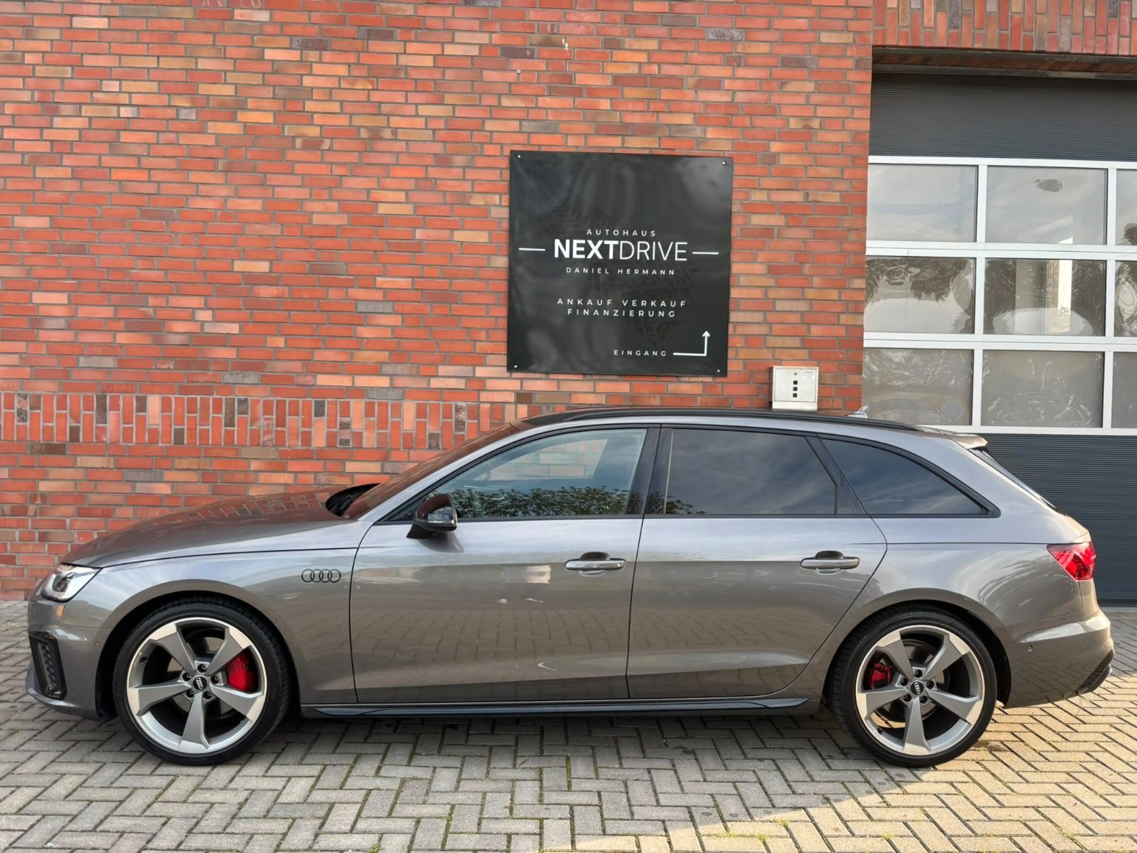 Audi A4 Avant 40 TDI quattro *Edition One* 3x S-Line* — photo 2