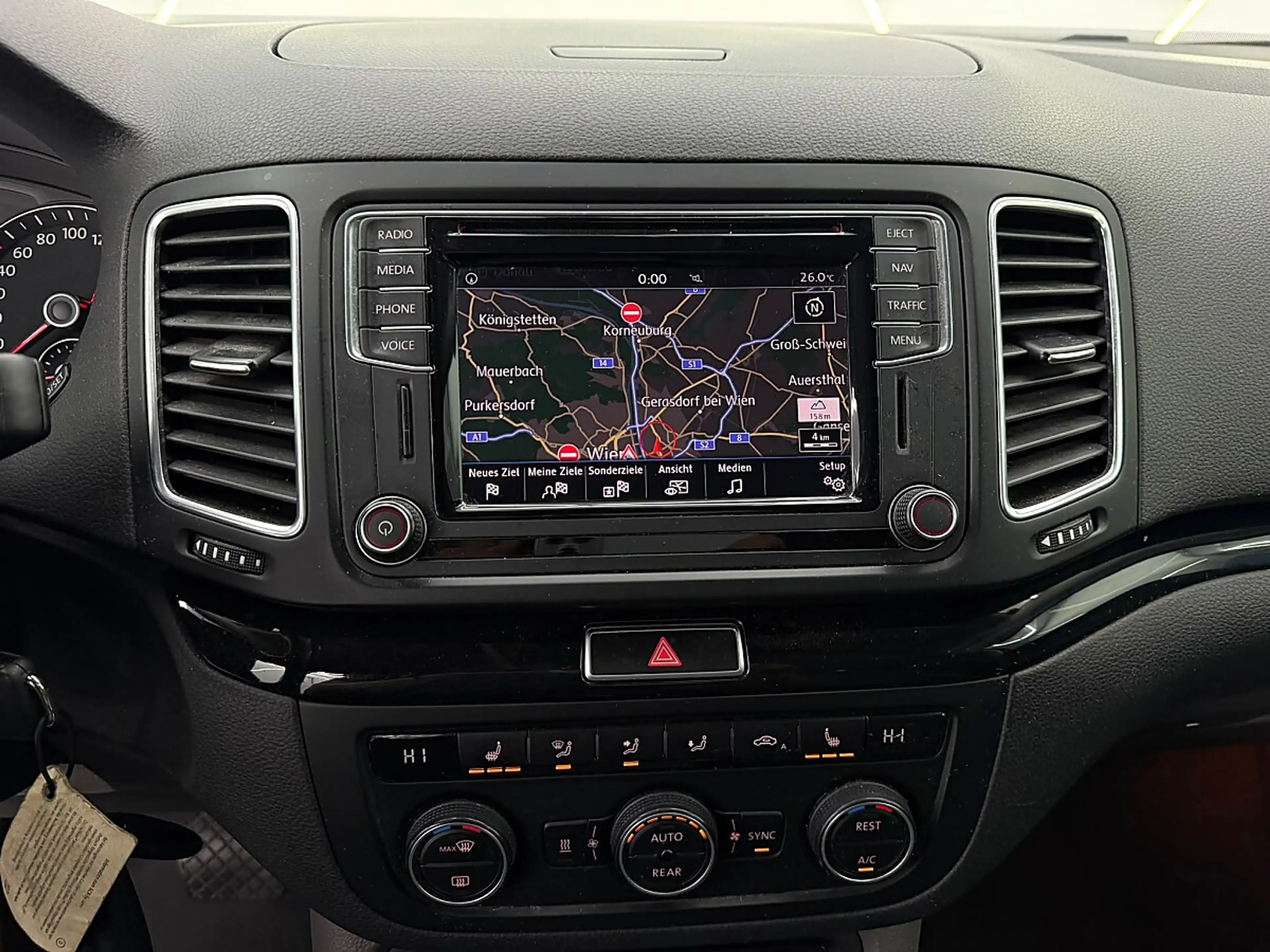 Volkswagen Sharan 2.0 TDI BlueMotionTech Highline -Facelift- — photo 13
