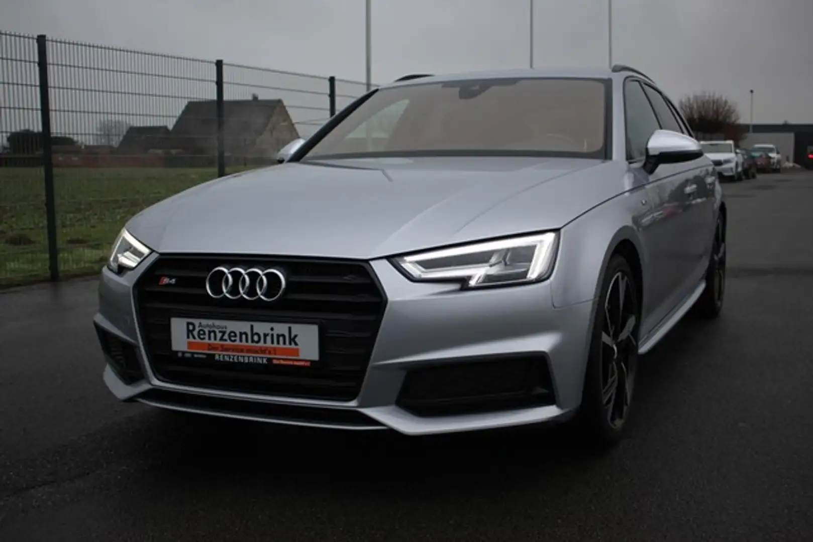 Audi S4 Avant 3.0 TFSI quattro LED+NAVI+B&O+HUD Plateado - 2