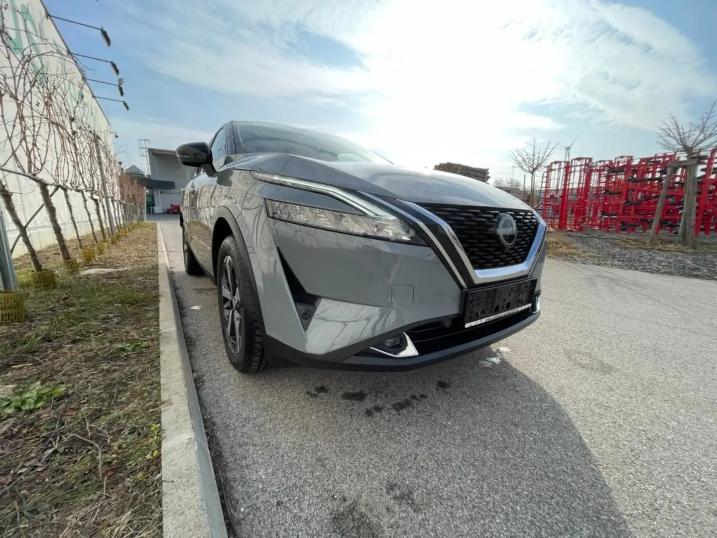 Nissan Qashqai 1.3 DIG-T MHEV 158PS N-Connecta Winter 2FA Schwarz - 2