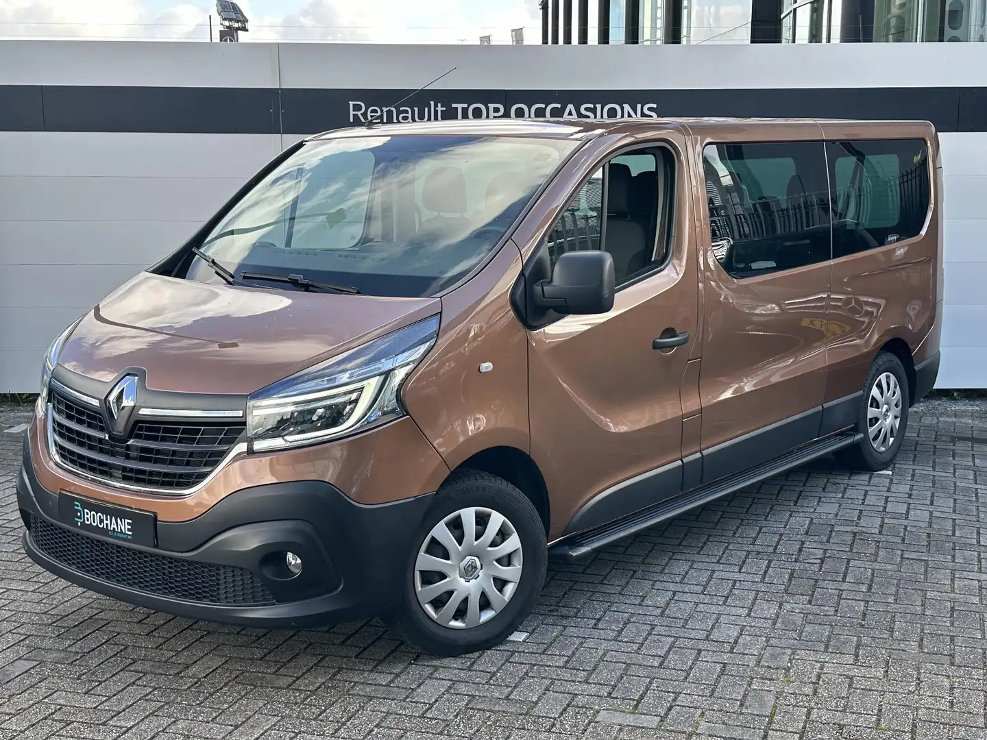 Renault Trafic Passenger 2.0 dCi 120 Grand Zen 9p. | Trekhaak | P smeđa - 2