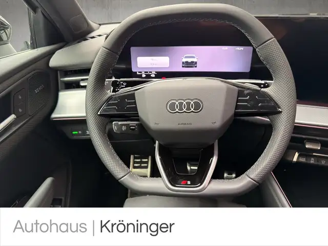 Audi Q3 view 11