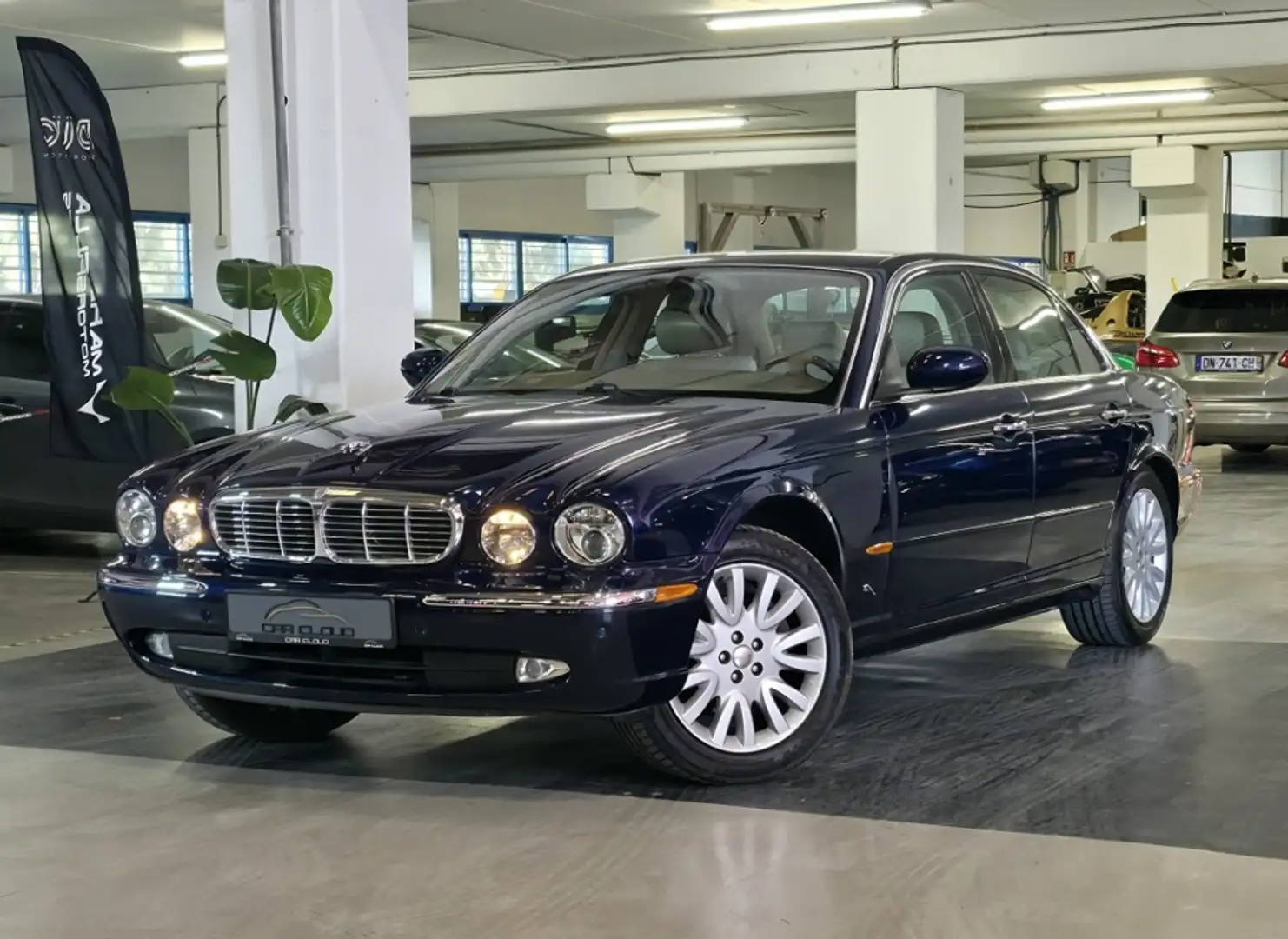 Jaguar XJ XJ-8 4.2 V8 Executive Aut. Bleu - 1
