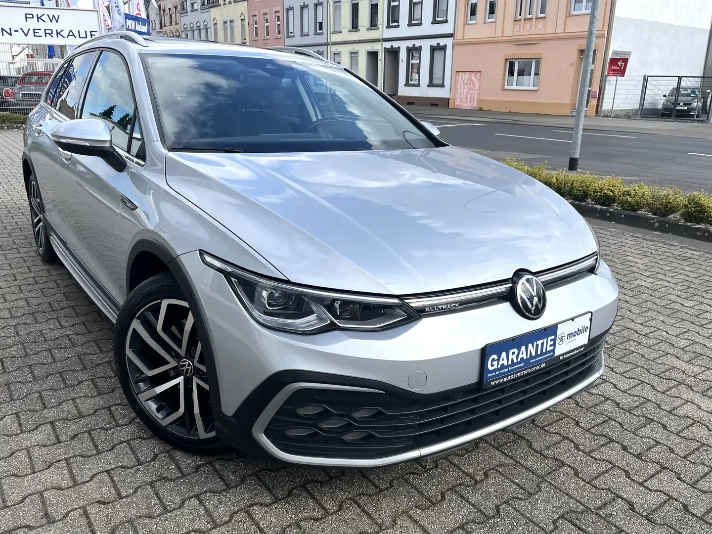 Volkswagen Golf Variant VIII 2.0 TDI Alltrack*IQ.Light*Pano* Silber - 2