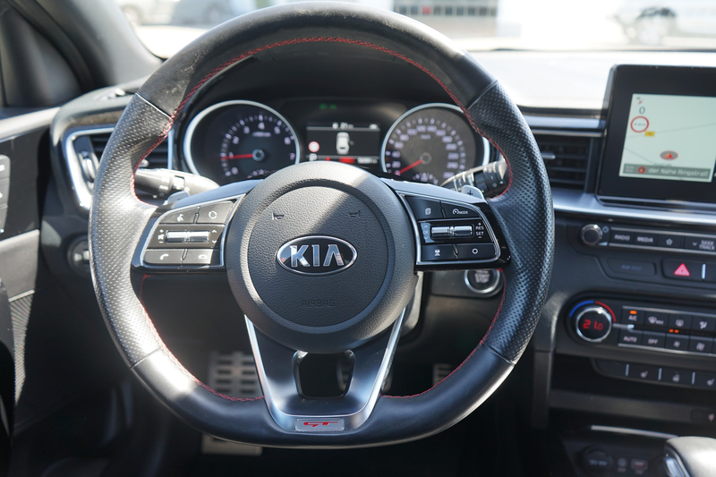 Kia ProCeed / pro_cee'd ProCeed 1.6 T-GDI GT — photo 15