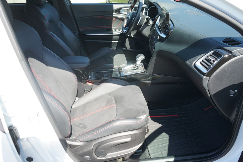 Kia ProCeed / pro_cee'd ProCeed 1.6 T-GDI GT — photo 11