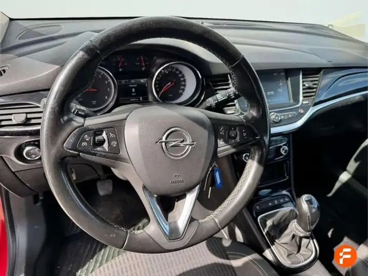 Opel Astra 2021, foto 15
