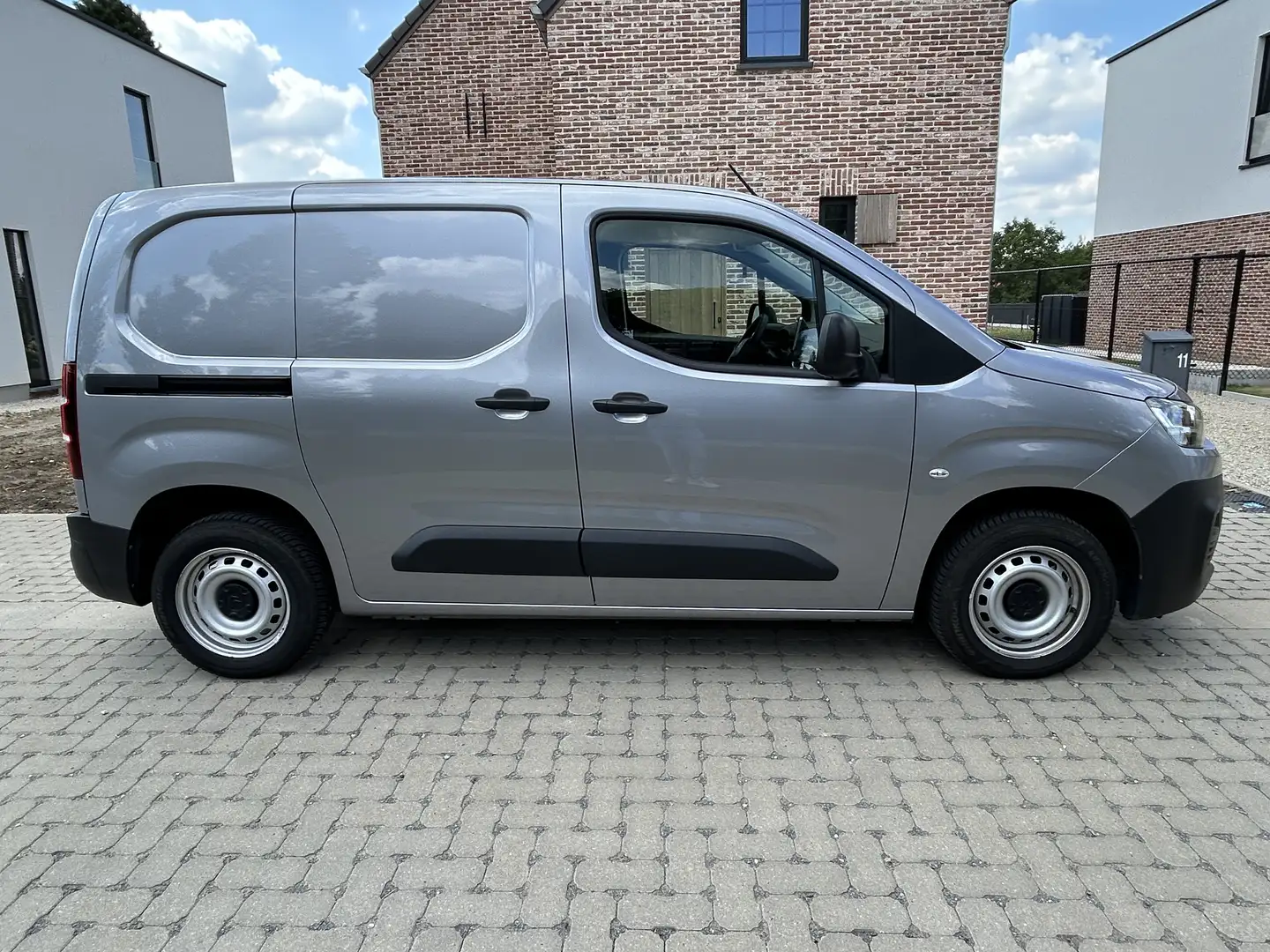 Citroen Berlingo 1.5 BlueHDi Feel Grijs - 1