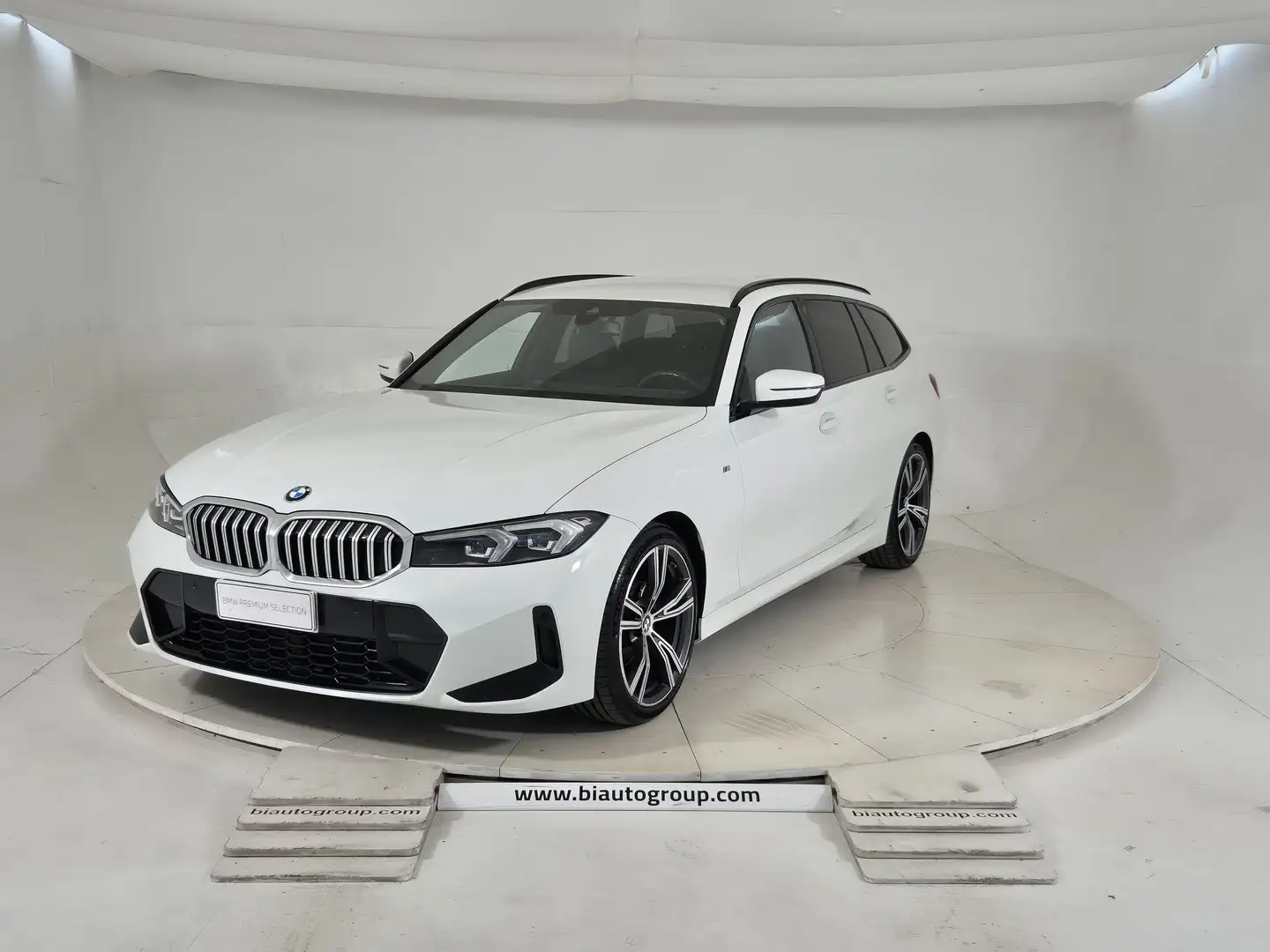 BMW 320 Serie 3 G21 2022 Touring 320d Touring mhev 48V MS Bianco - 1