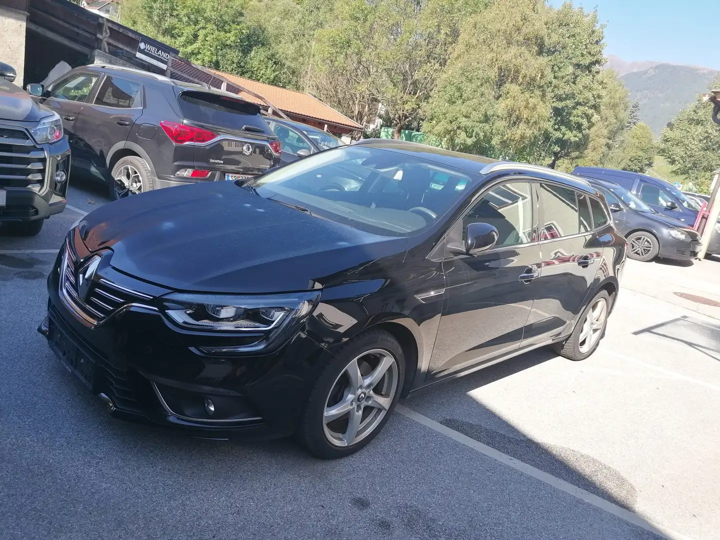 Renault Megane IV Grandtour Noir - 1