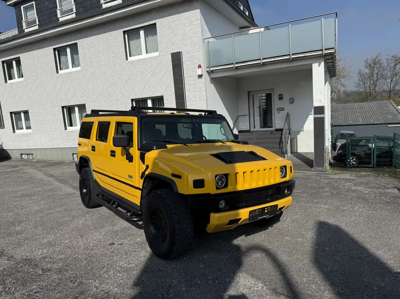HUMMER H2