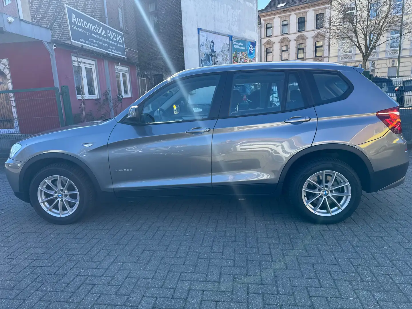 BMW X3 xDrive 20 d Automatik Panorama 1.HAND Grau - 2