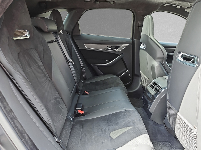 Jaguar F-Pace P550 SVR — photo 6