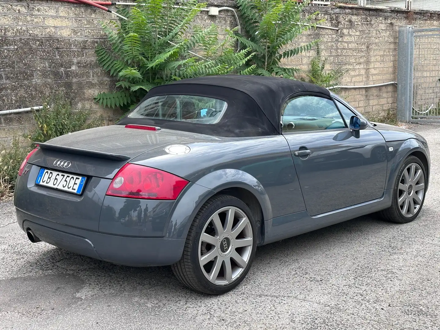 Audi TT TT Roadster 1.8t Grau - 2