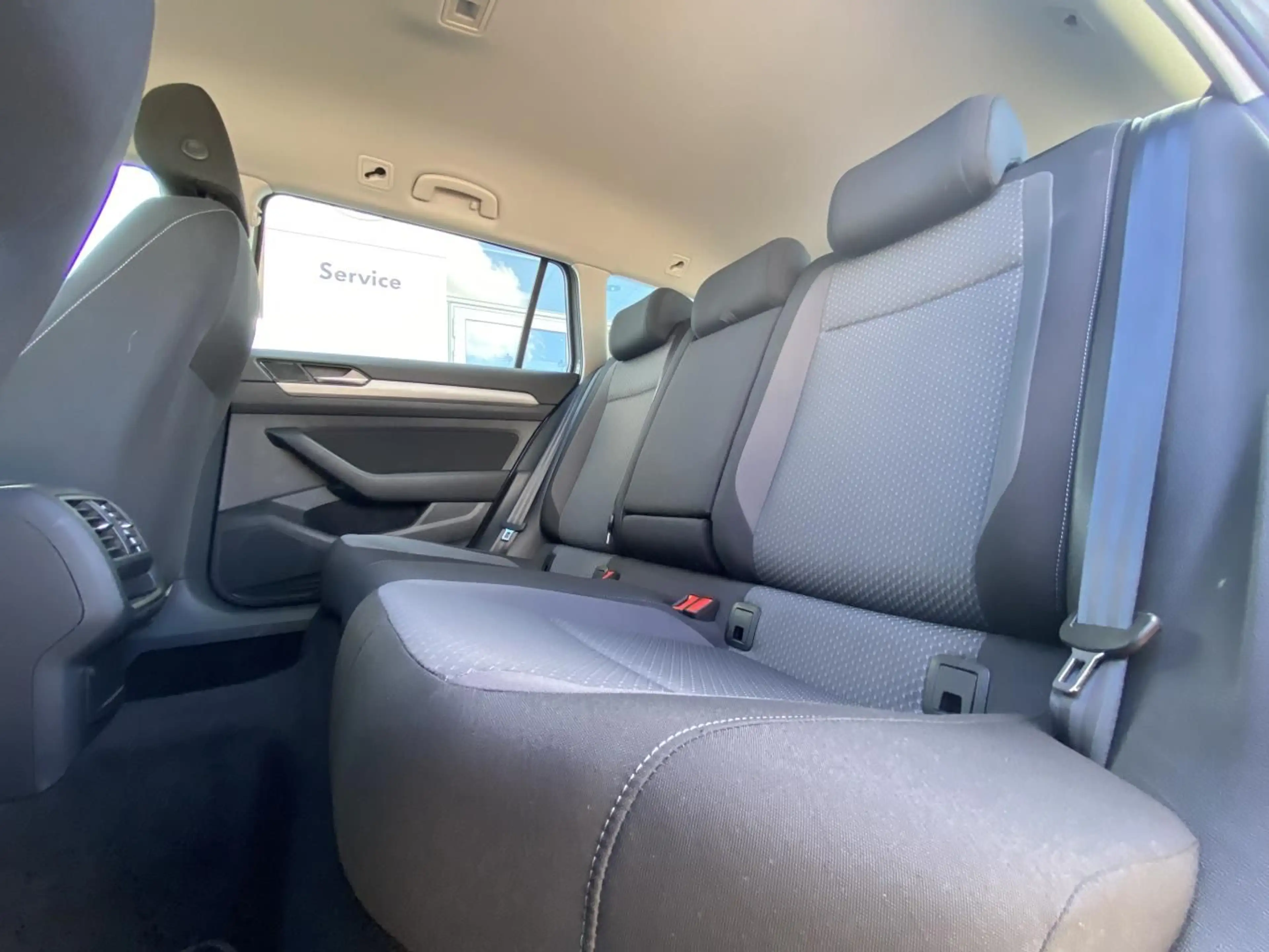Volkswagen Passat Variant 1.5 TSI DSG APP-CONNECT+AHK+KAMER — photo 10