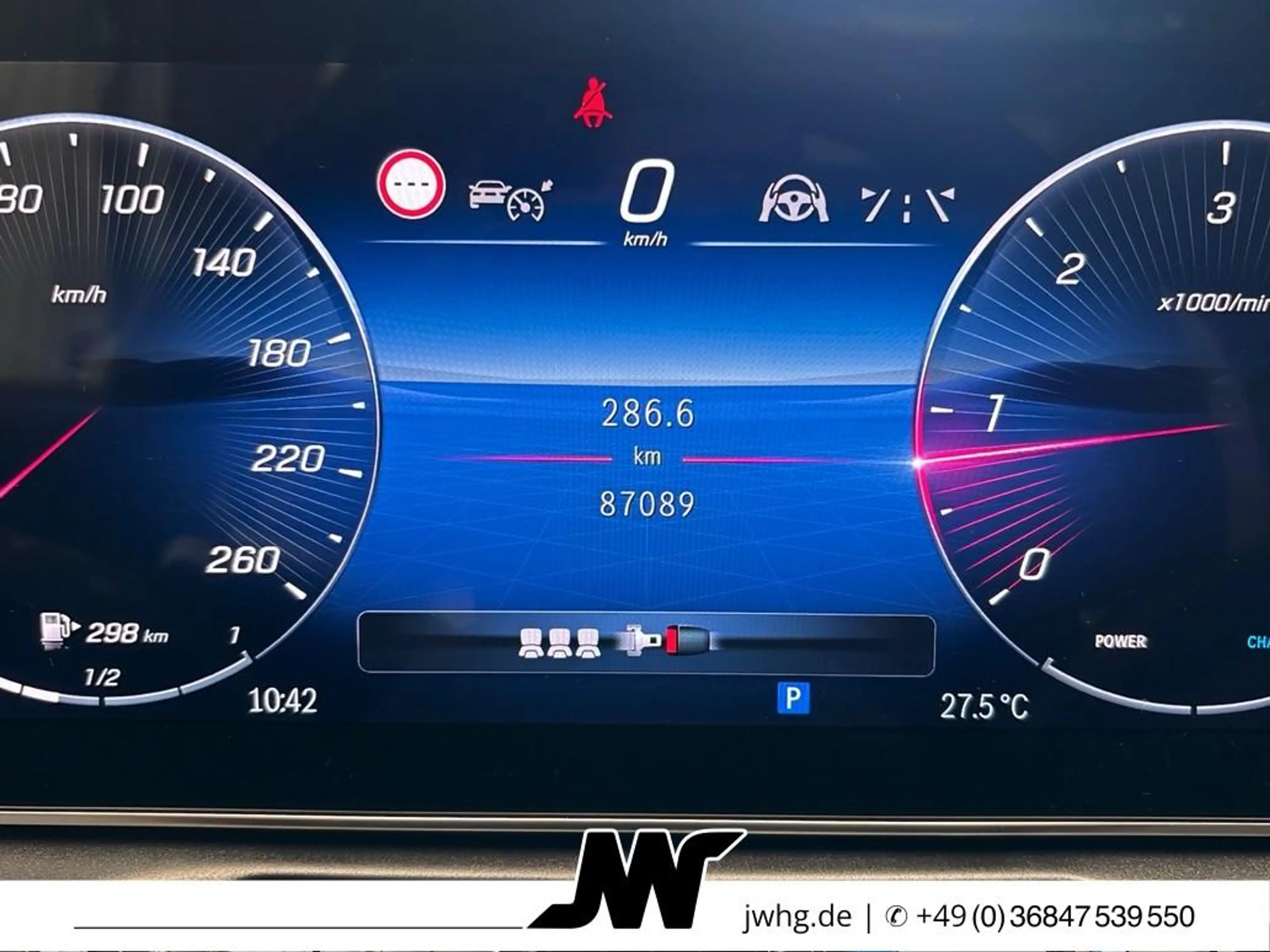 Mercedes-Benz C 220 2x AMG Line Widescreen Pano Distr+ Digital — photo 10