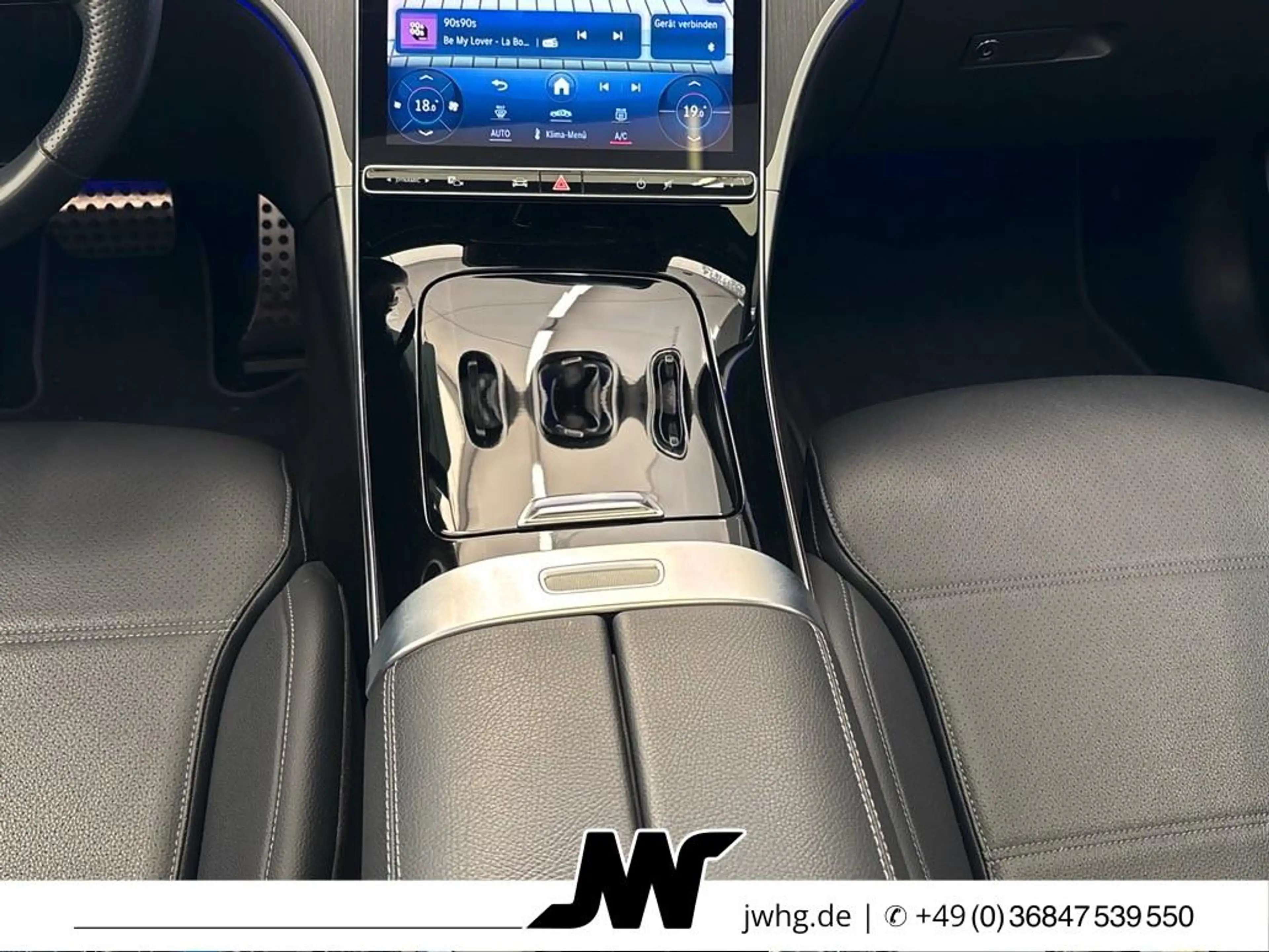 Mercedes-Benz C 220 2x AMG Line Widescreen Pano Distr+ Digital — photo 12
