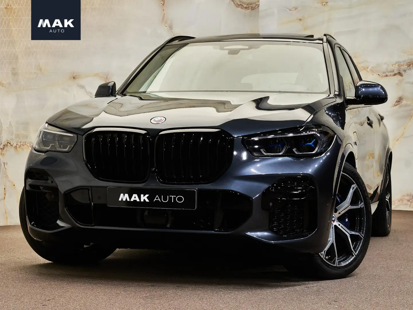 BMW X5 xDrive45e M Sport, pano, tr.haak, H/K, luchtv., La Gris - 1