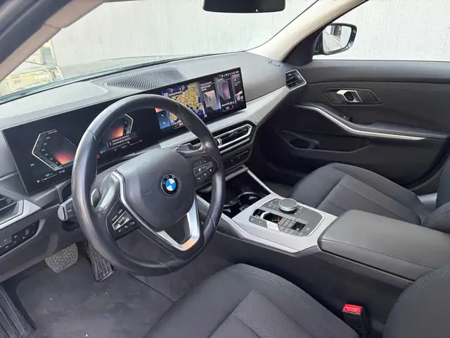 BMW 3 Series view 12