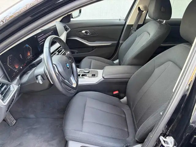 BMW 3 Series view 11