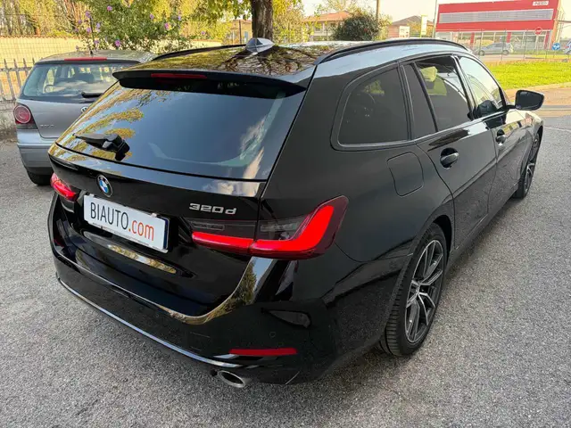 BMW 3 Series view 6