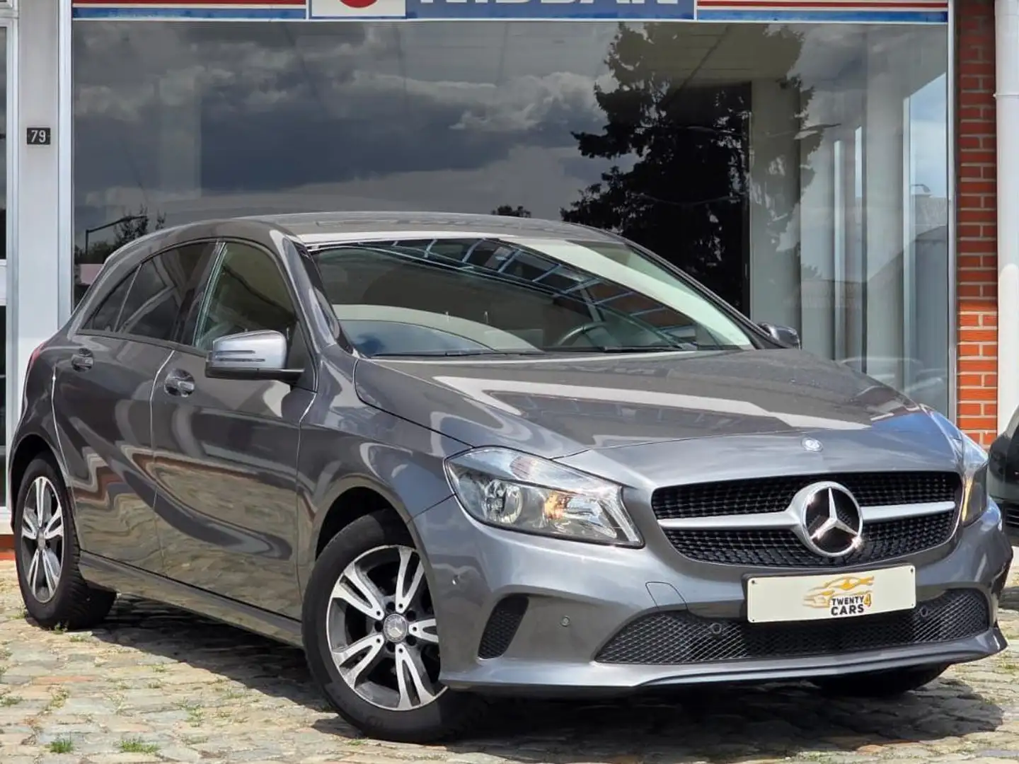 Mercedes-Benz A 180 Navi CruiseC Euro 6 Airco 5 Deurs ParkS * Gris - 2