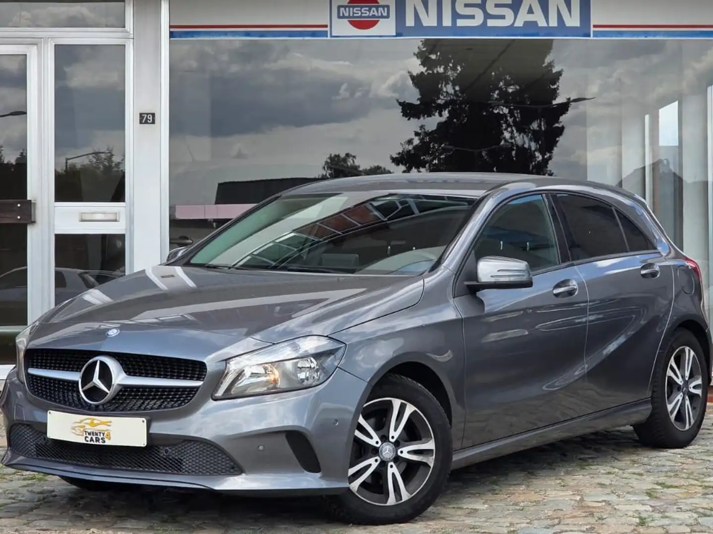 Mercedes-Benz A 180 Navi CruiseC Euro 6 Airco 5 Deurs ParkS * Gris - 1