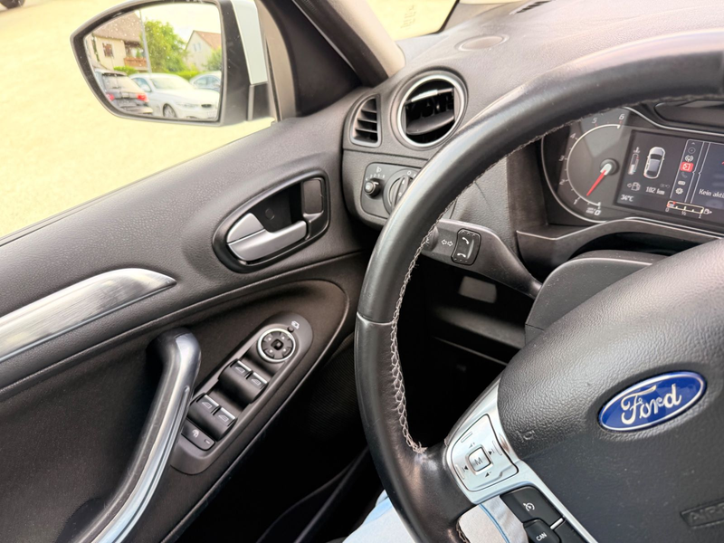 Ford S-Max S-MAX Titanium — photo 14