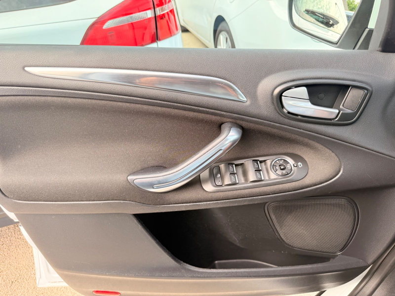 Ford S-Max S-MAX Titanium — photo 10