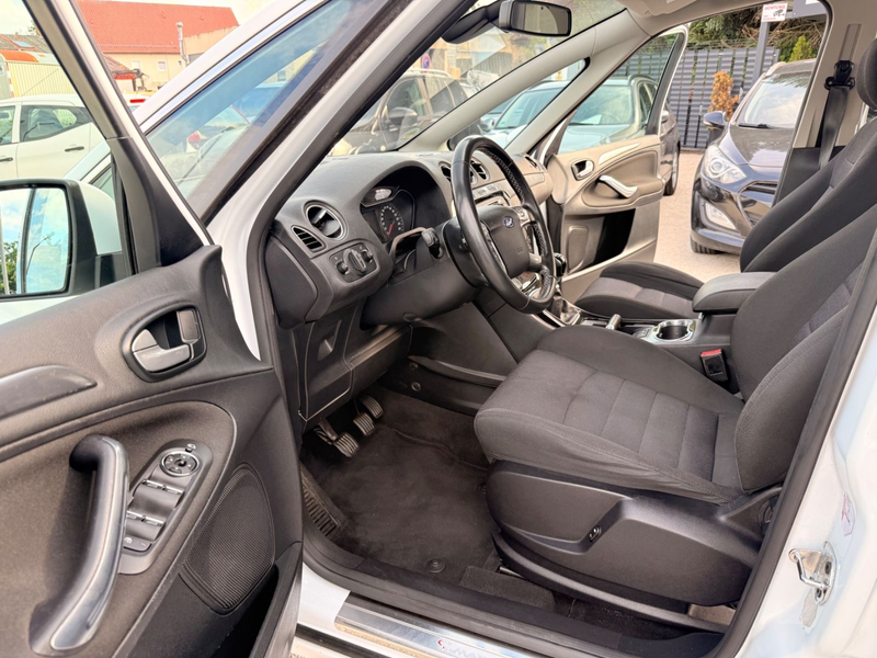 Ford S-Max S-MAX Titanium — photo 24