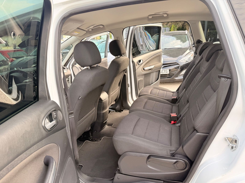 Ford S-Max S-MAX Titanium — photo 22