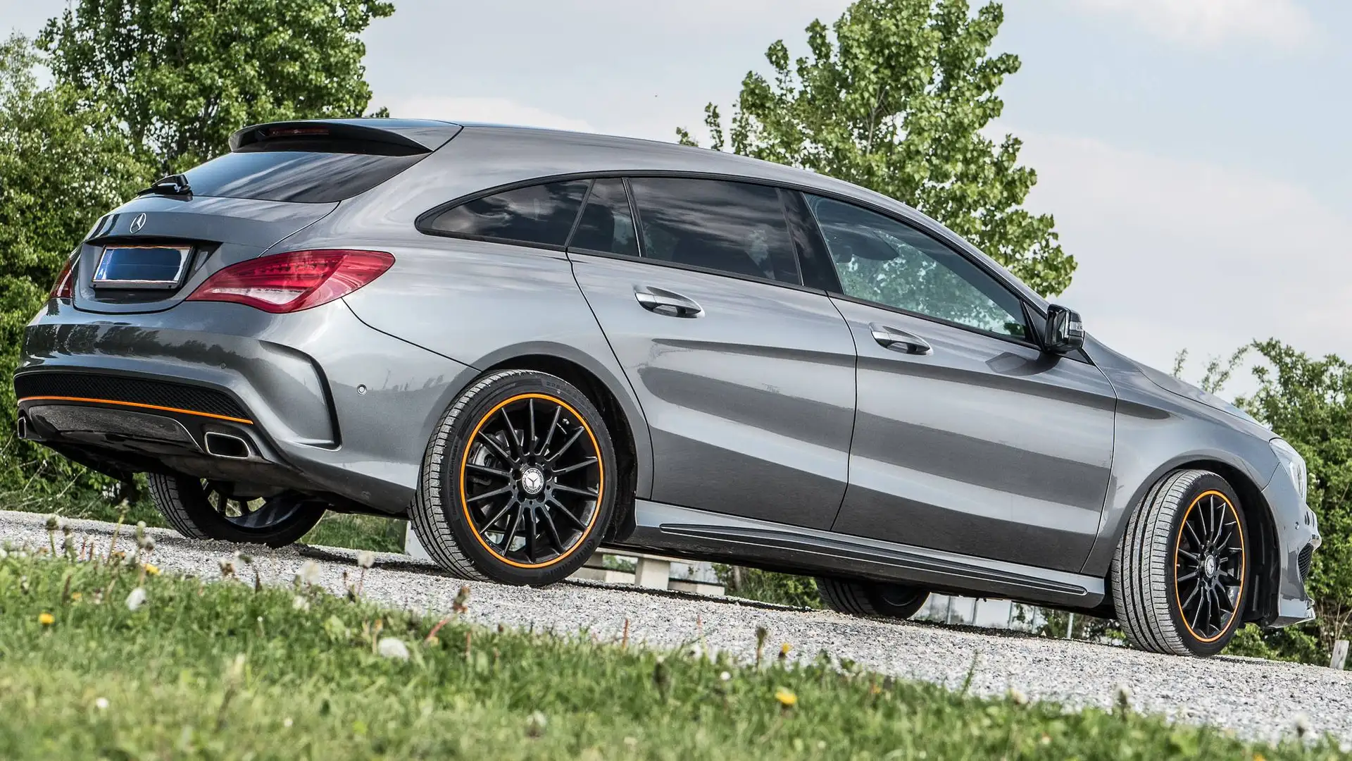 Mercedes-Benz CLA 200 AMG Line & OrangeArt Edition - Rarität + Traumzustand Grau - 2