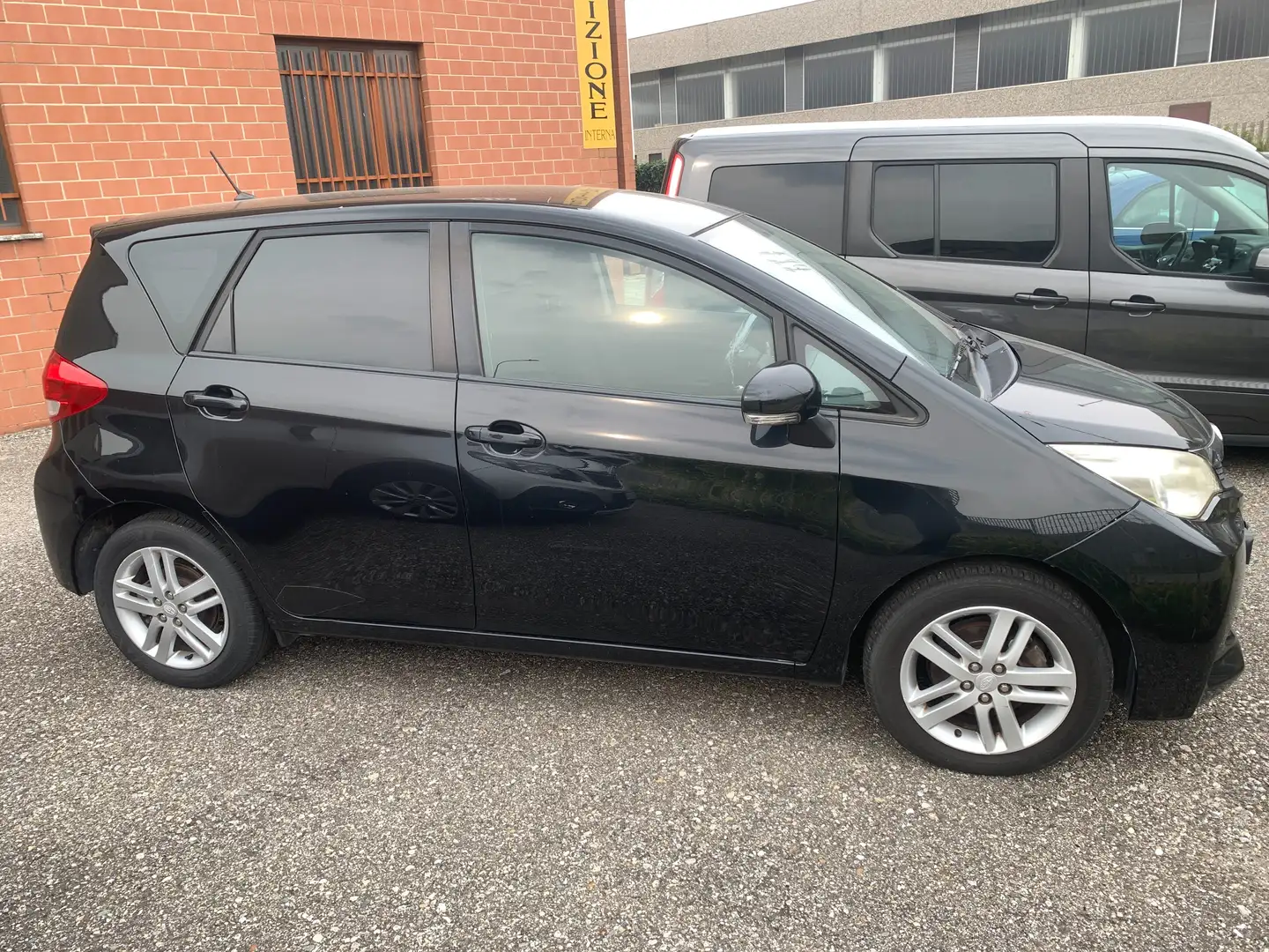Subaru Trezia Trezia 1.3i L Trend 6mt Nero - 2