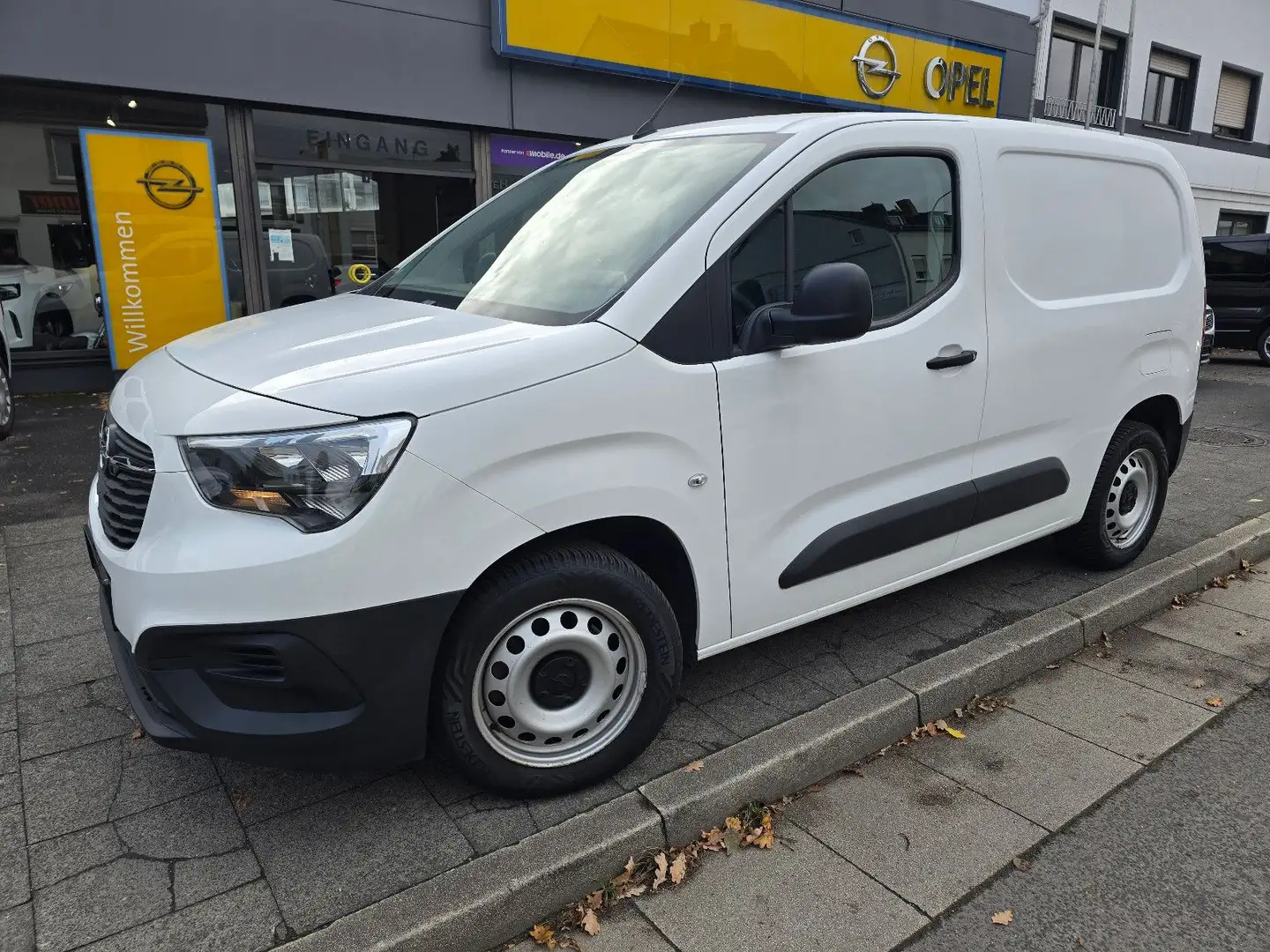Opel Combo E Cargo erhöhte Nutzlast +2 JAHRE GARANTIE Weiß - 1