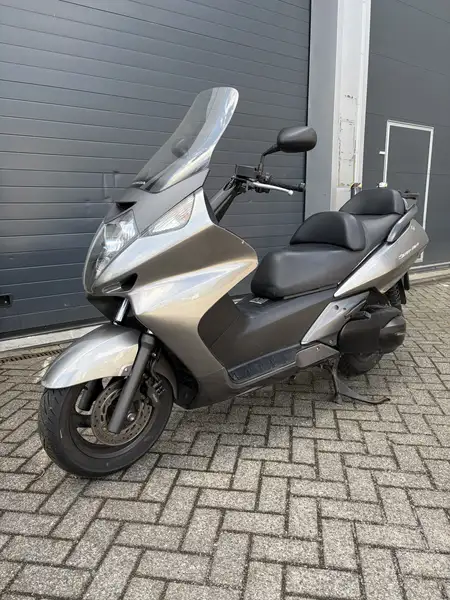 Honda FJS 400