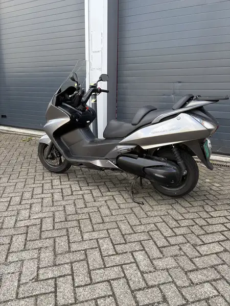 Honda FJS 400 - foto 2