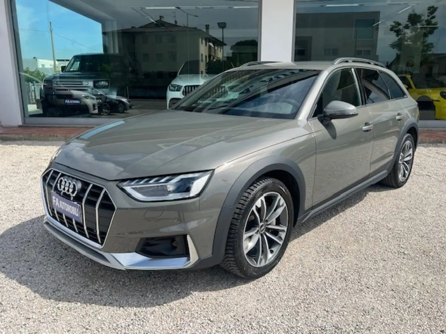 Audi A4 allroad 40 TDI 204 CV S tronic Business Evolution MHEV Gris - 2