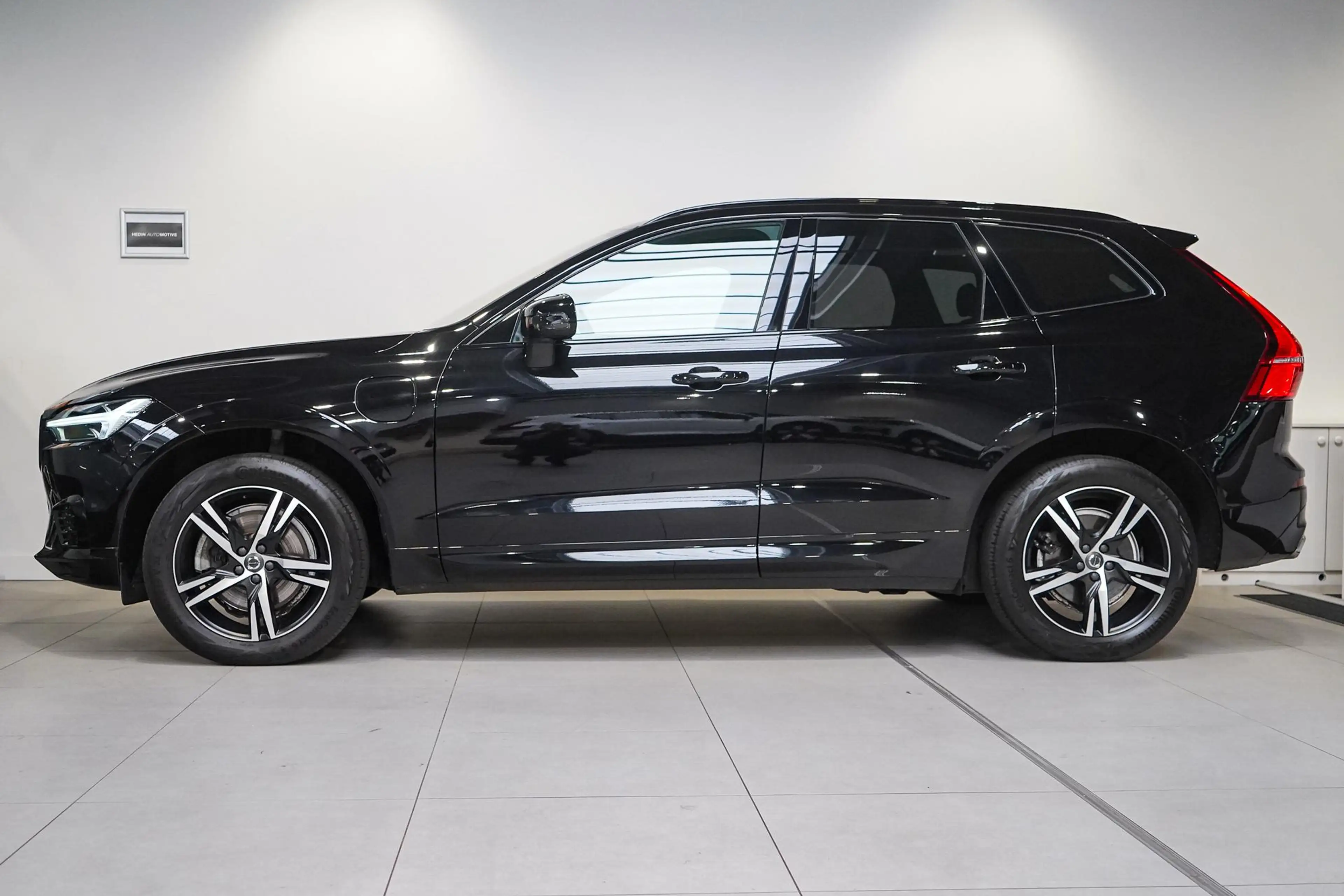 Volvo XC60 T6 AWD R-Design Plug In Hybride Panorama dak | Hea — photo 3