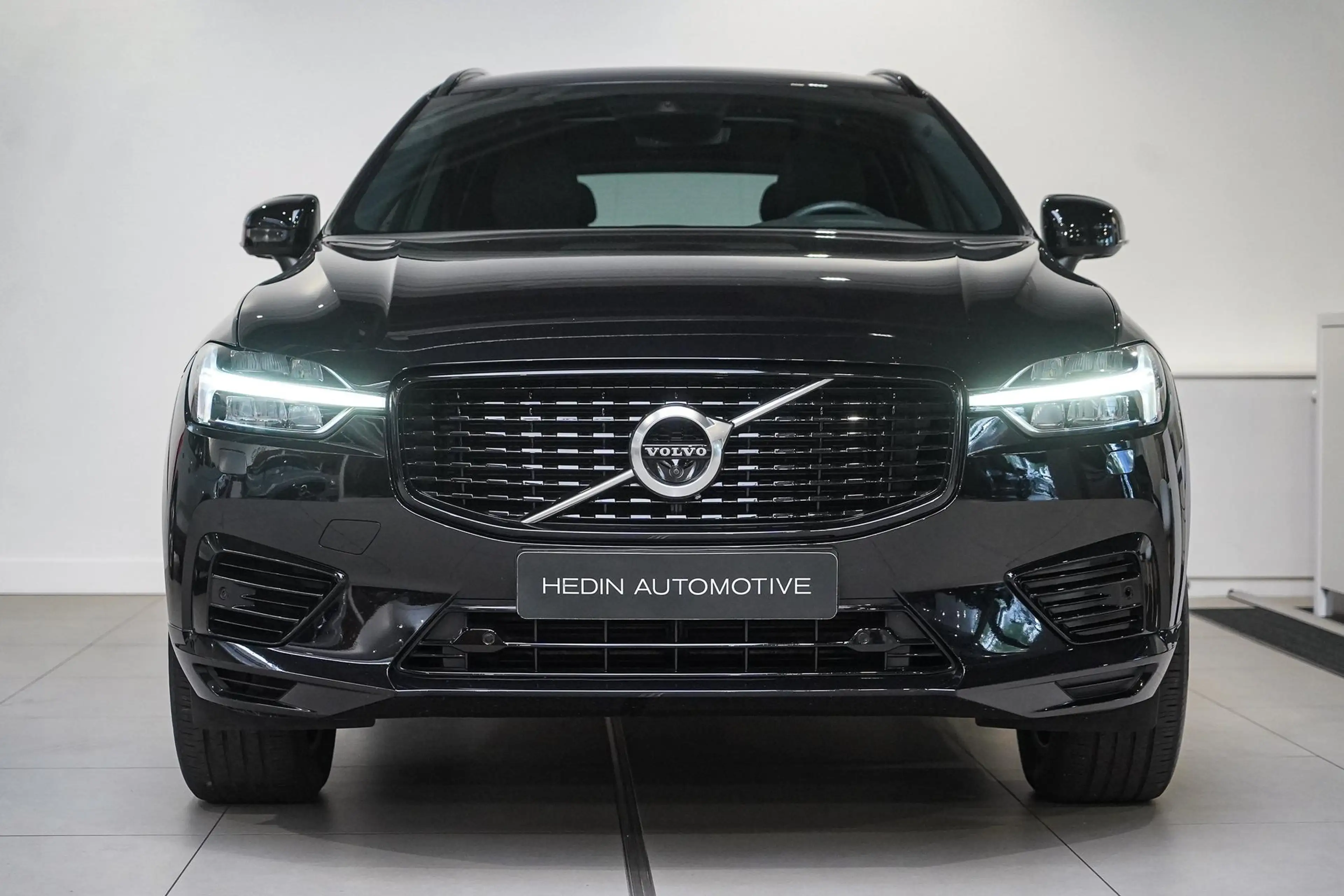 Volvo XC60 T6 AWD R-Design Plug In Hybride Panorama dak | Hea — photo 2