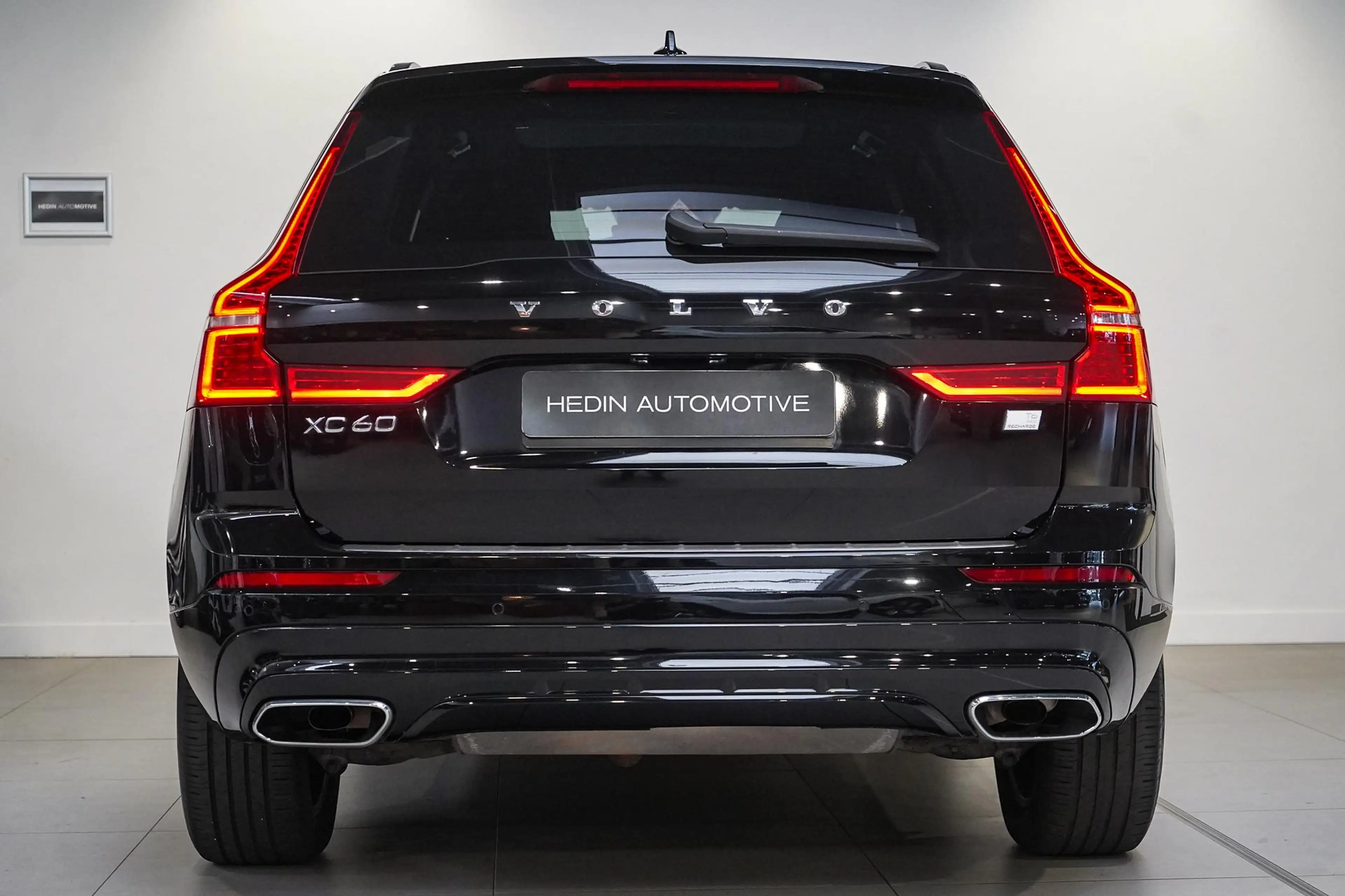 Volvo XC60 T6 AWD R-Design Plug In Hybride Panorama dak | Hea — photo 5