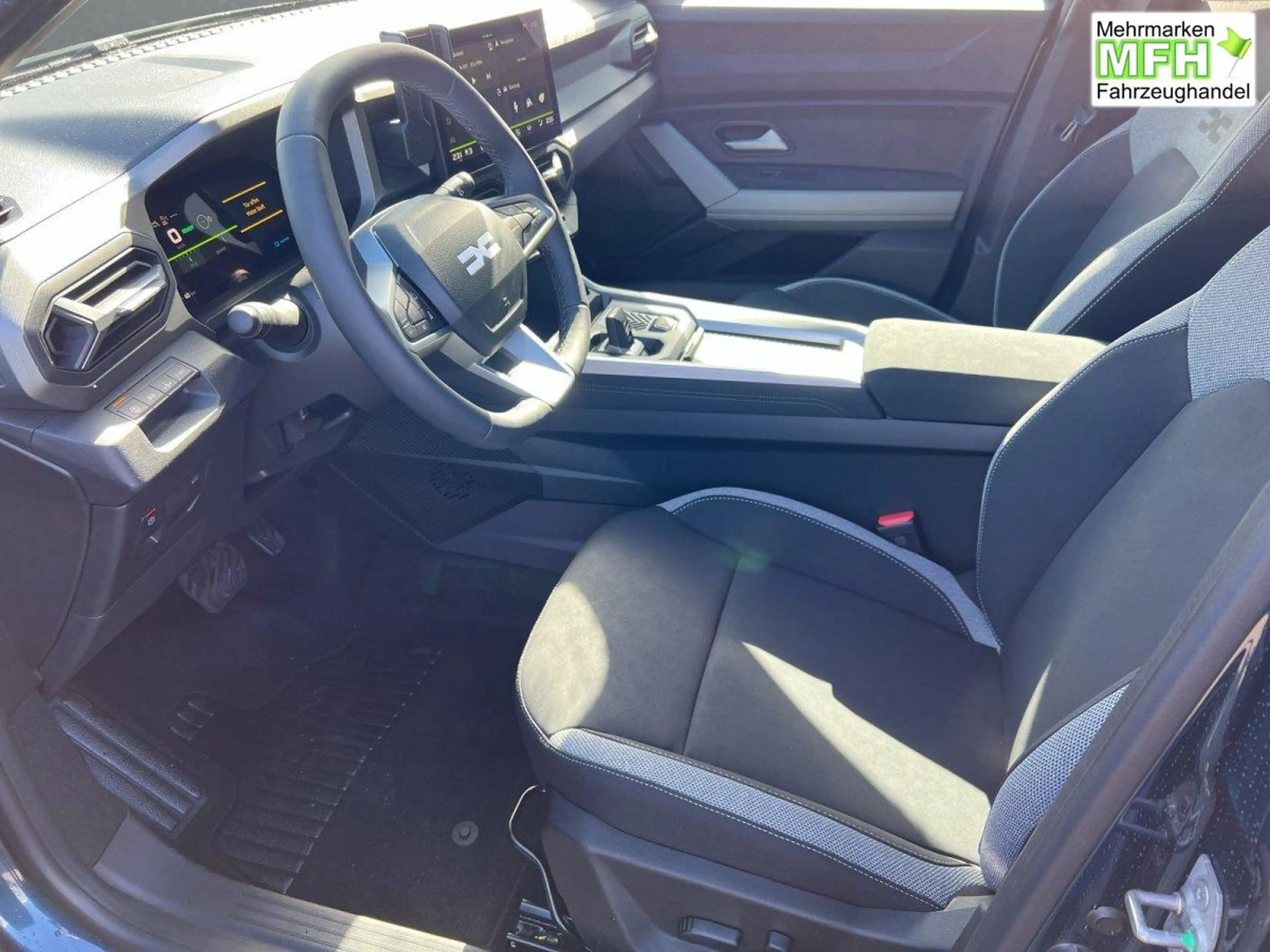 Dacia Bigster Journey LKHZ+SHZ+PDC+RFK Hybrid 155 116 kW (158... — photo 3