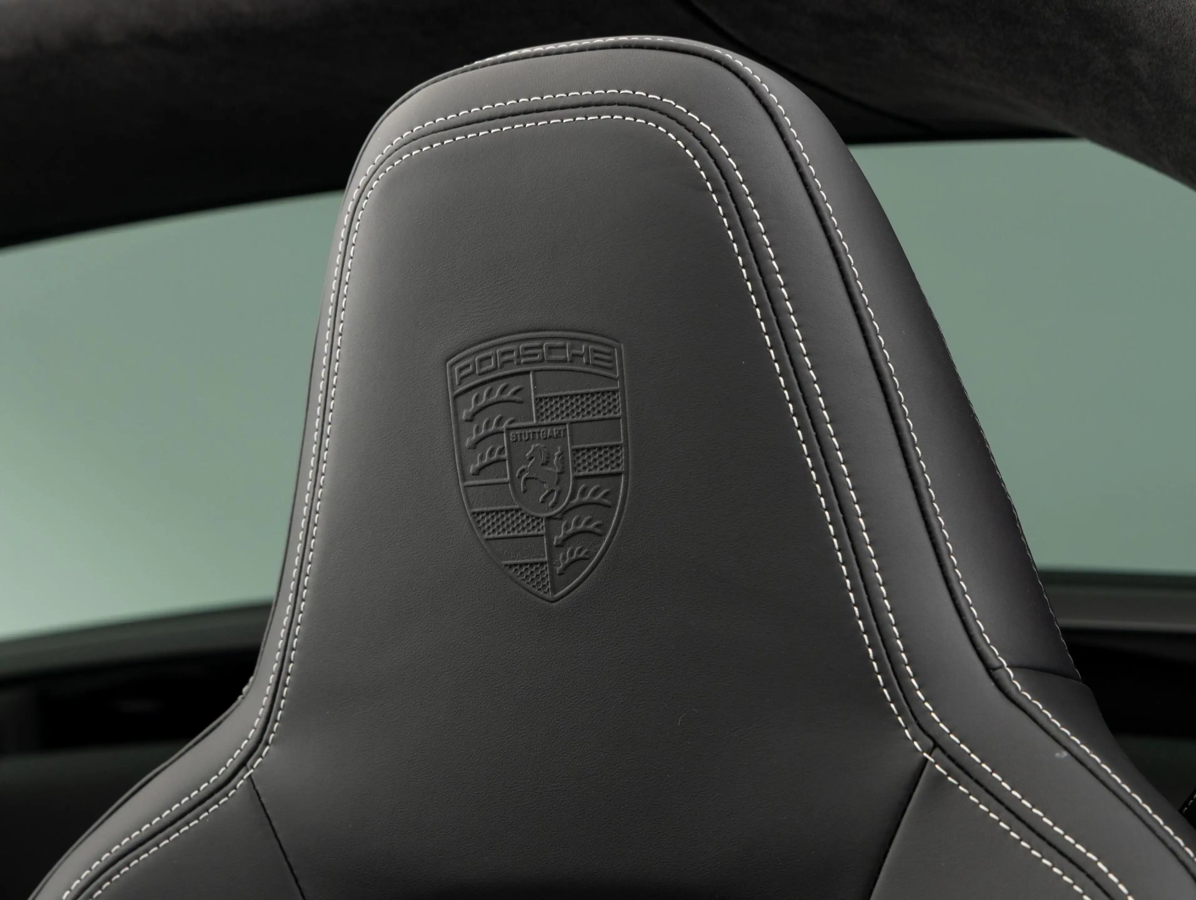 Porsche 992 Targa 4S — photo 25