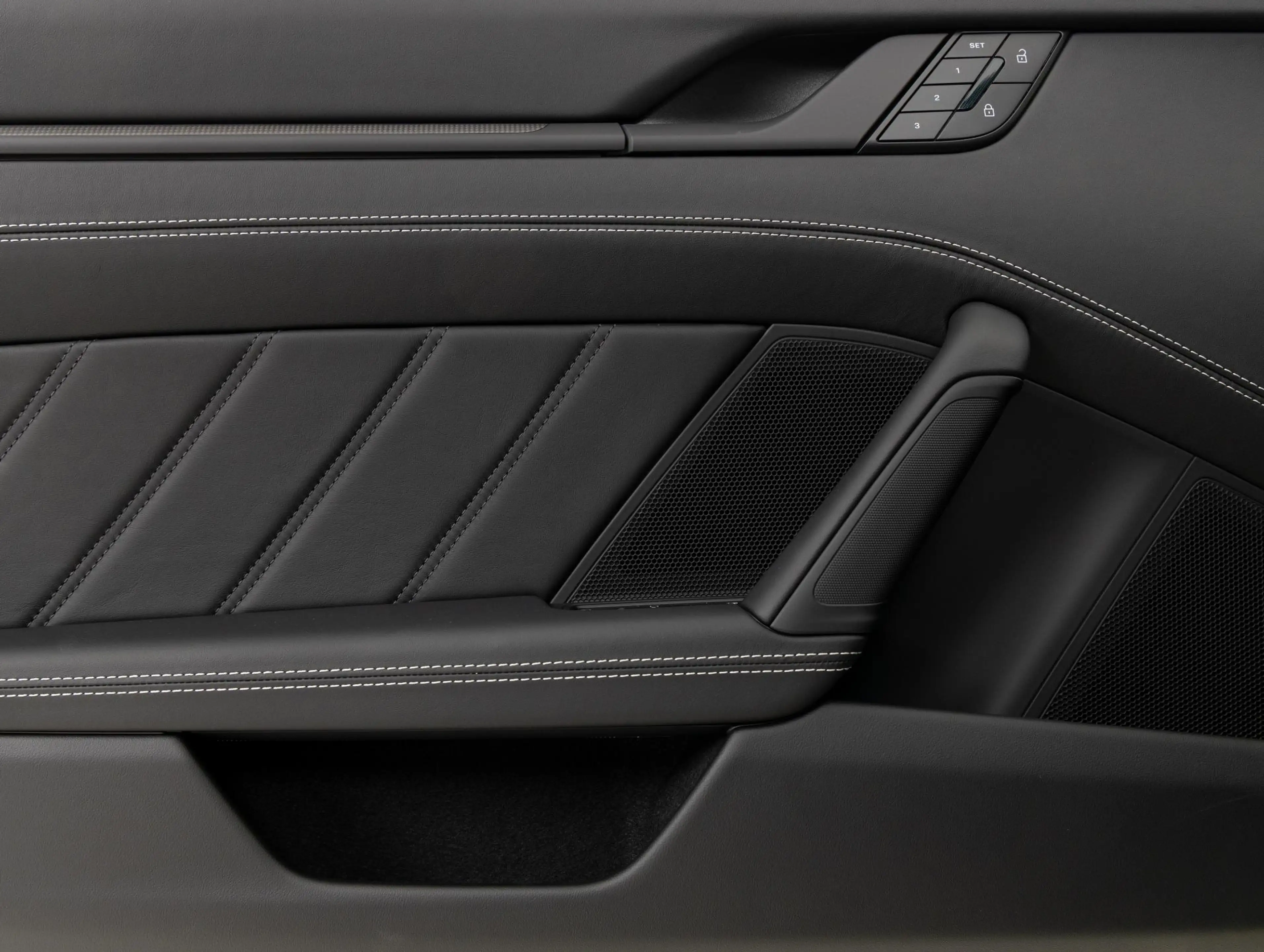 Porsche 992 Targa 4S — photo 37