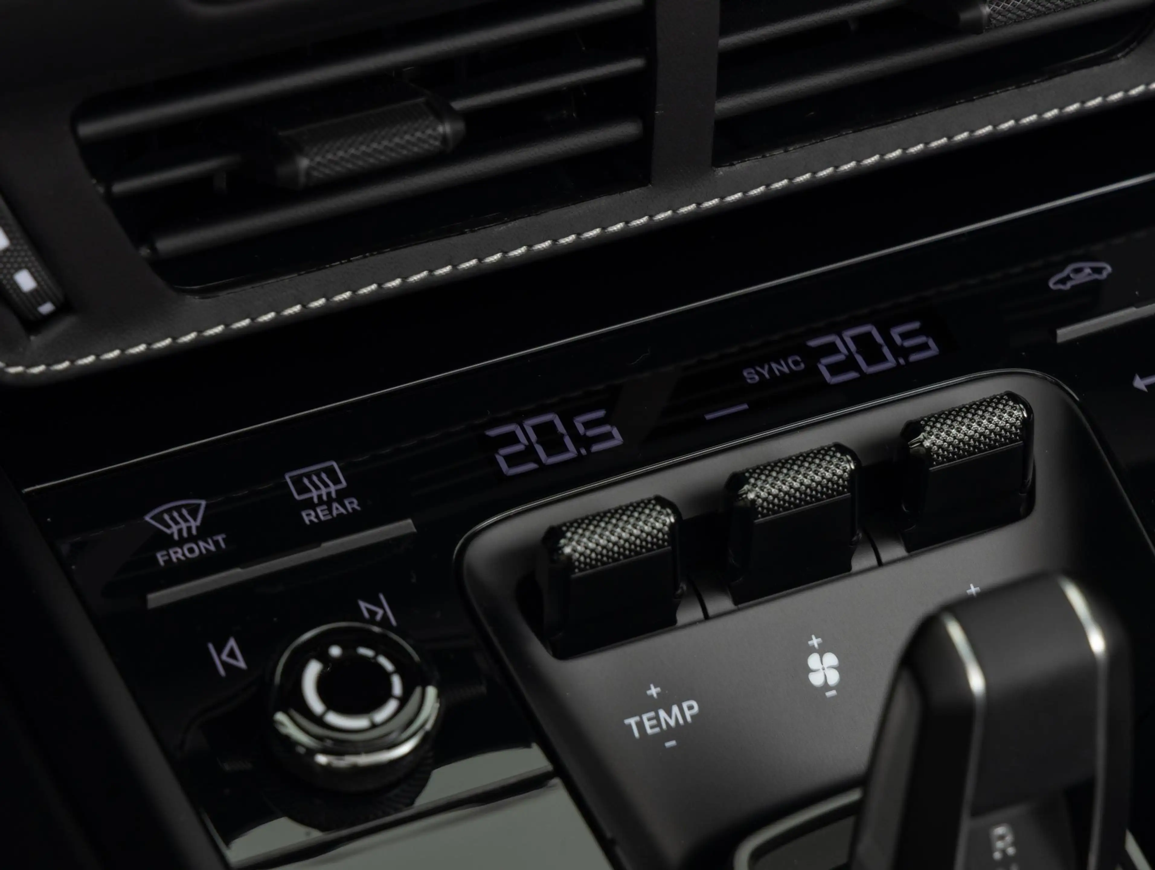 Porsche 992 Targa 4S — photo 42