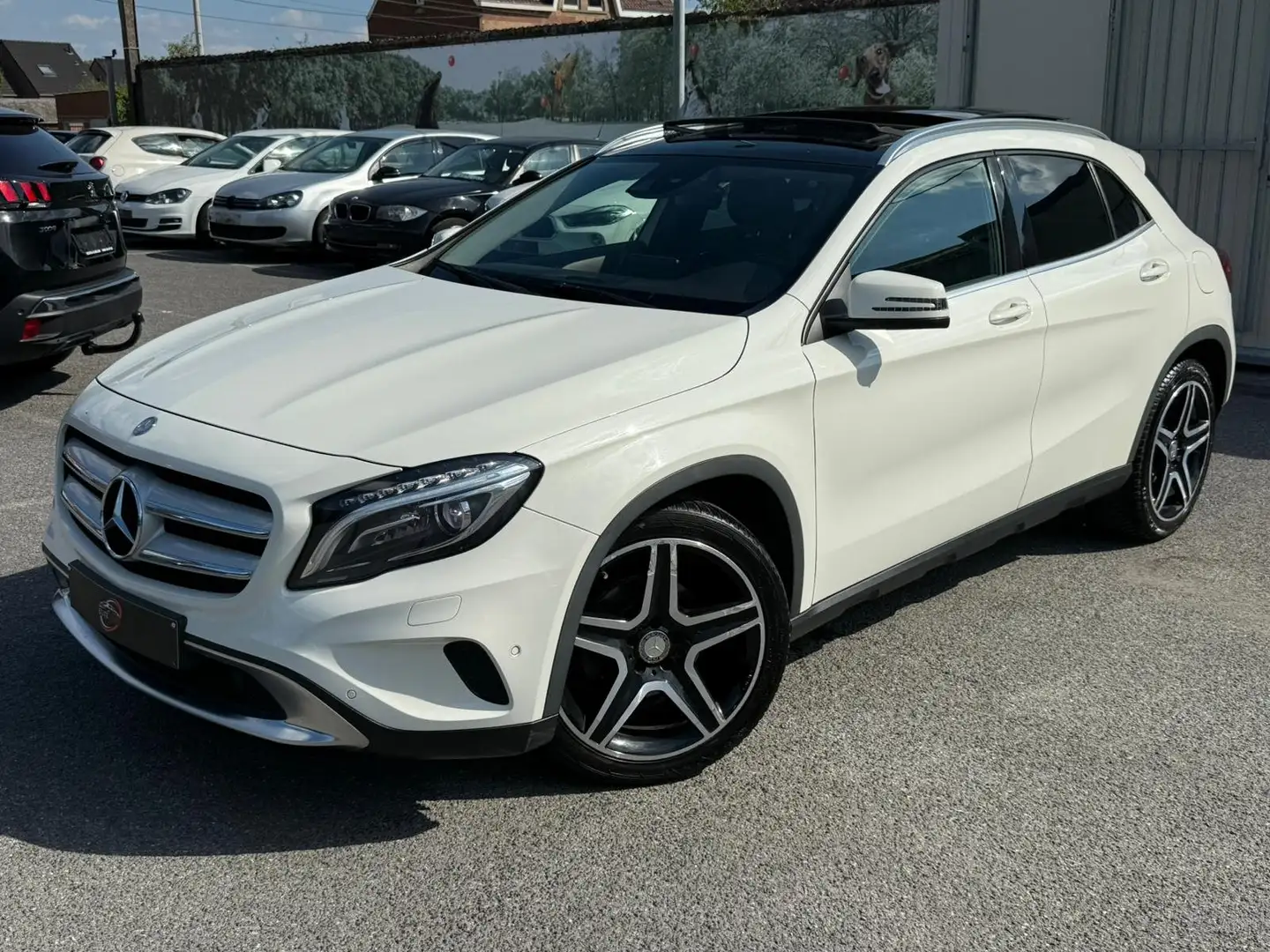Mercedes-Benz GLA 220 d 4-Matic / FULL / XENON / EURO 6b / NAVI / CLIM Wit - 1