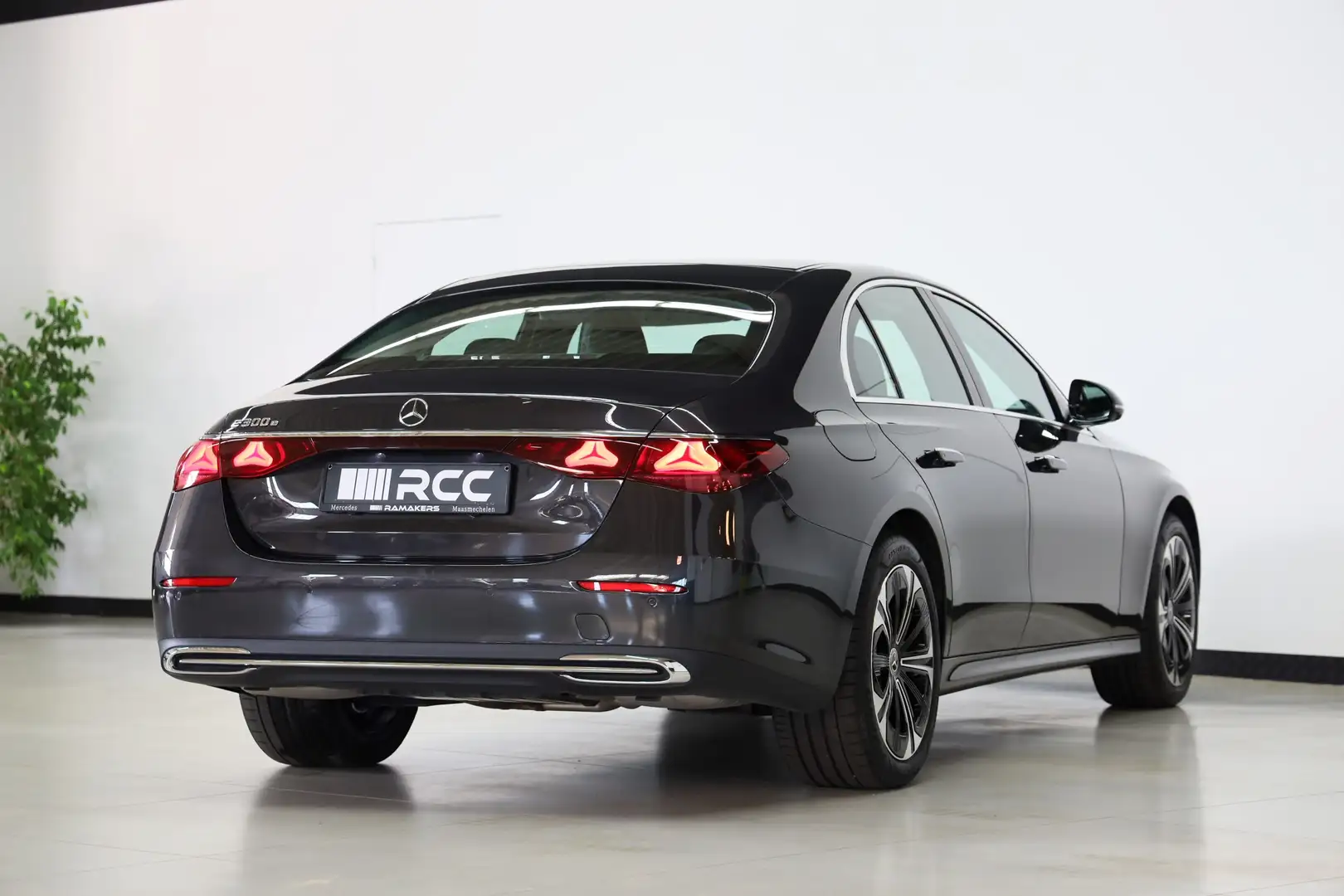 Mercedes-Benz E 300 e DISTRONIC 360°cam Memory DIGITAL-LIGHT | Luxury Gris - 2