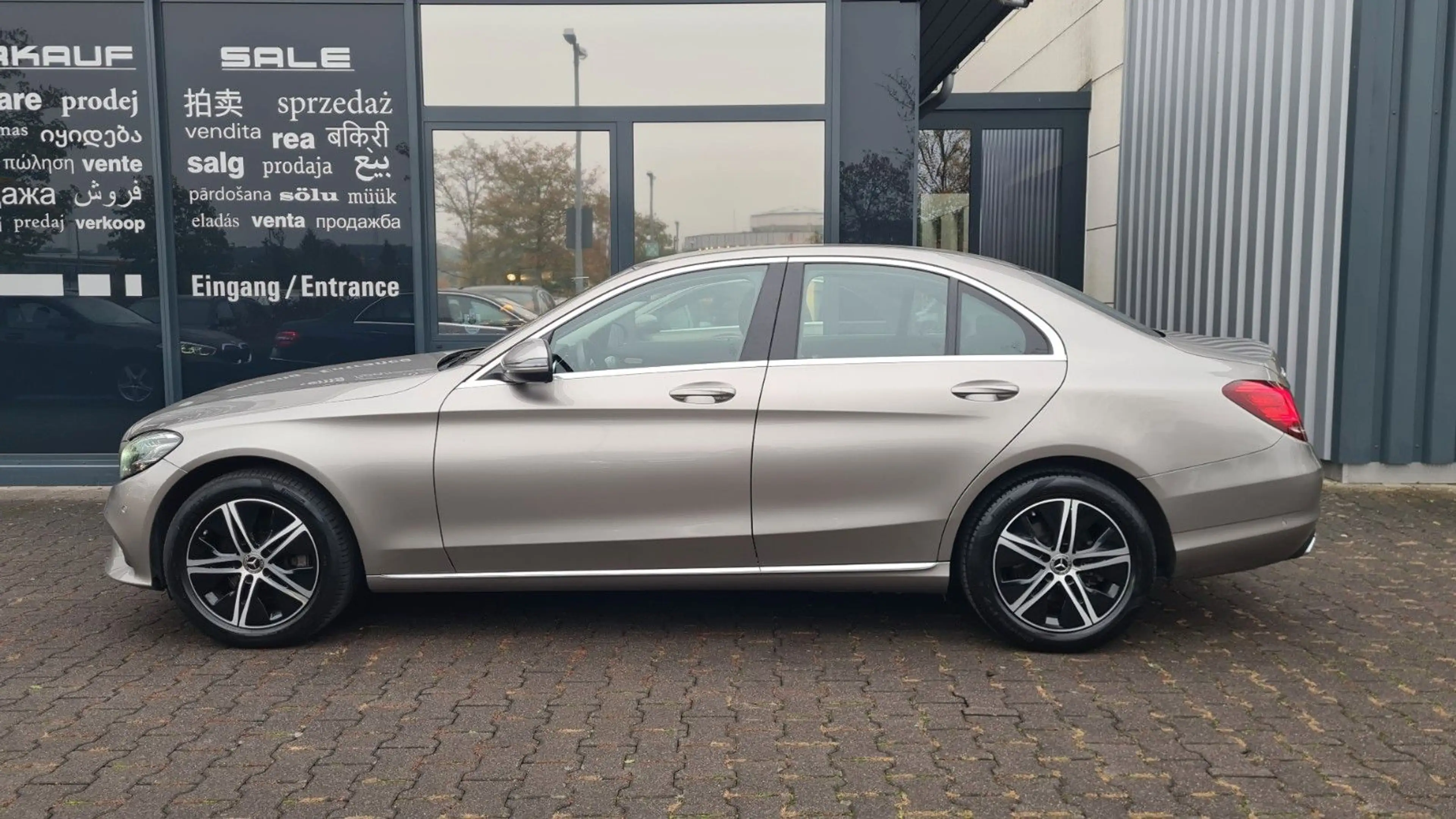 Mercedes-Benz C 220 d 4Matic - ASSISTS - LED - BURMESTER - — photo 4
