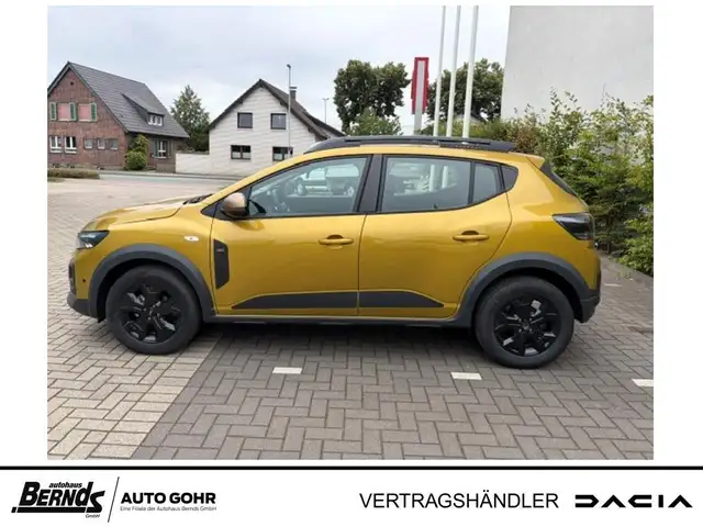 Dacia Sandero view 3