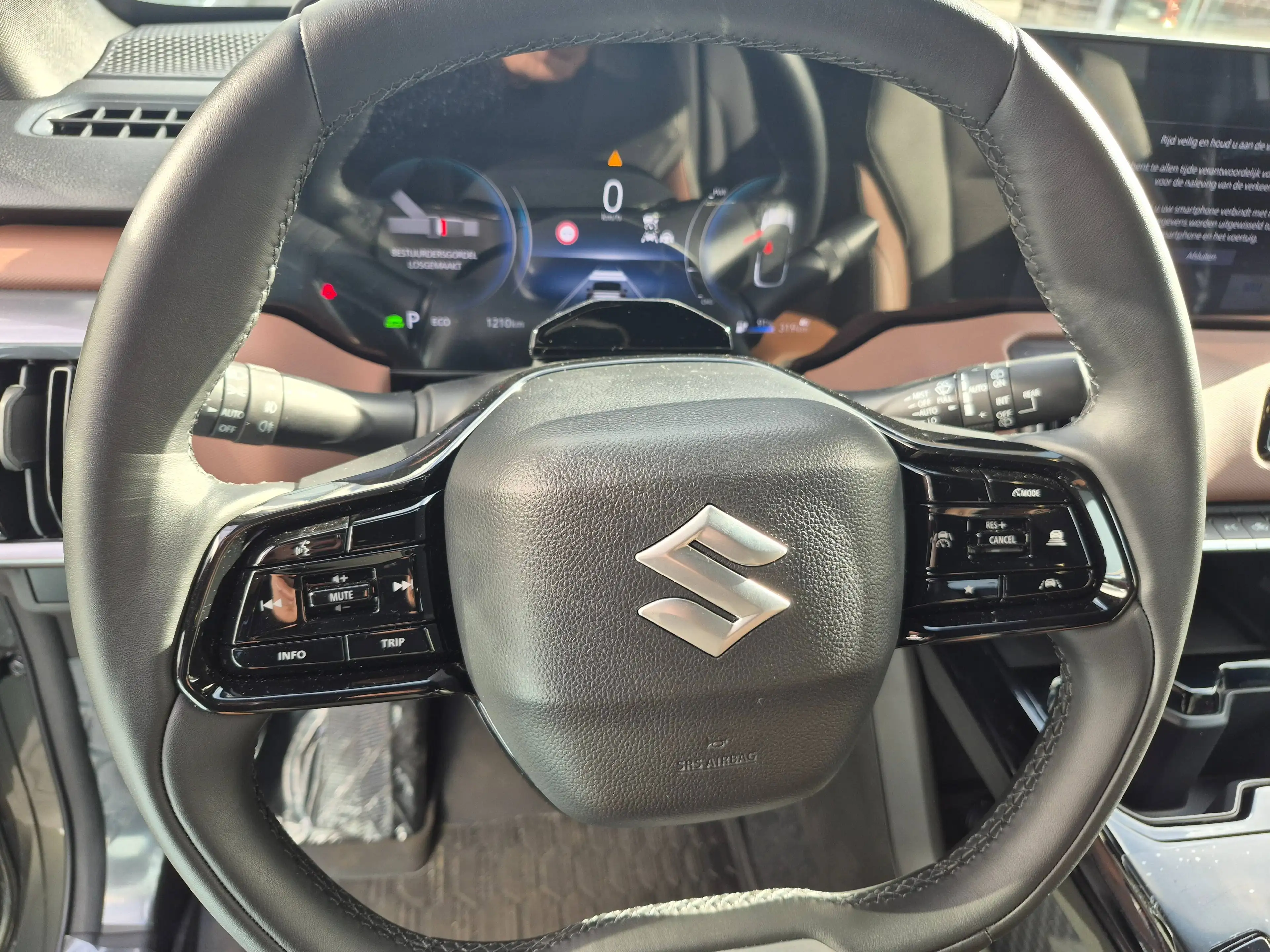 Suzuki Vitara e-VITARA 61 kWh 4WD AT GLX — photo 12