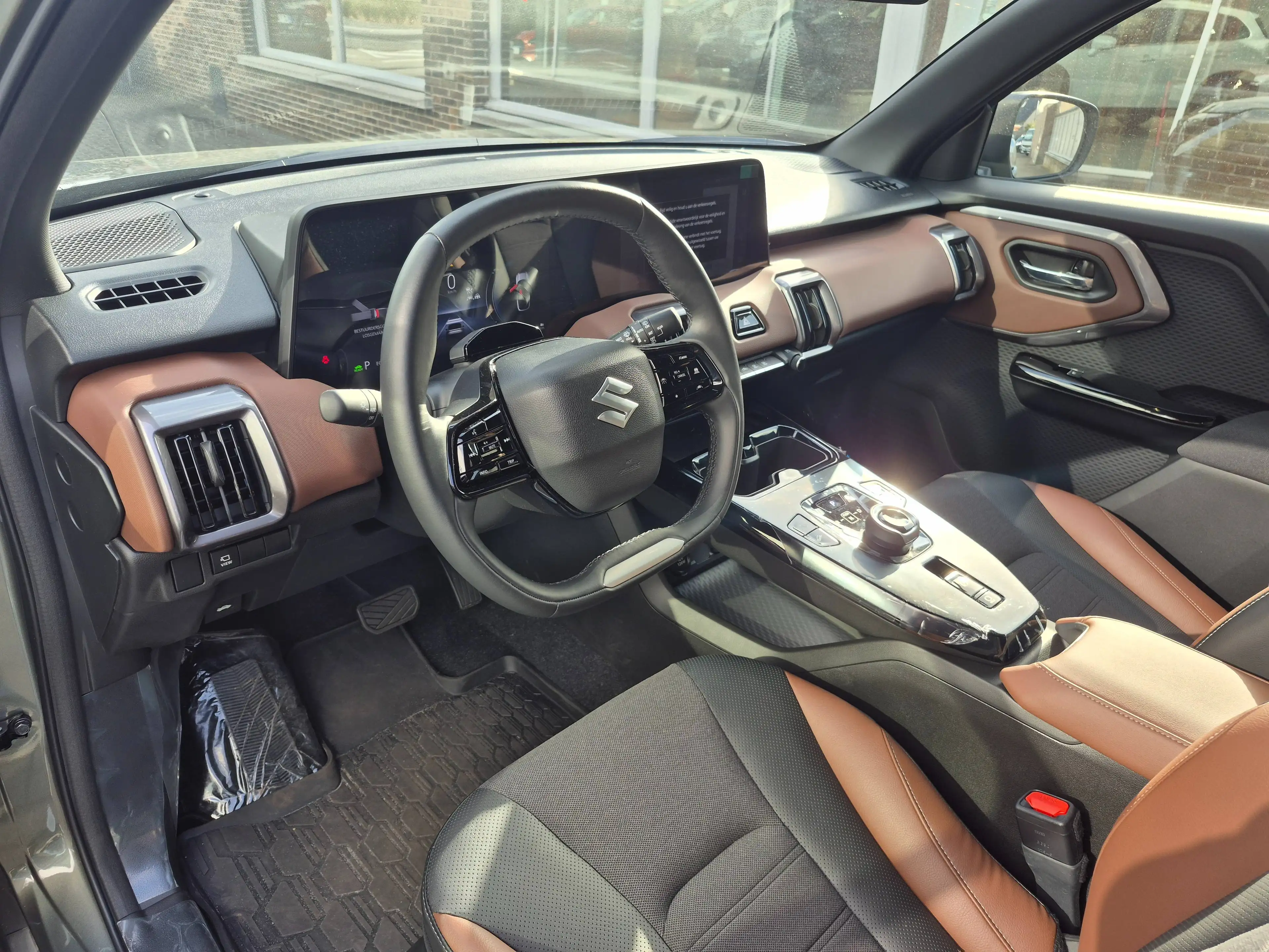 Suzuki Vitara e-VITARA 61 kWh 4WD AT GLX — photo 14